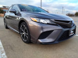 Used 2018 Toyota Camry SE image 3