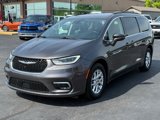 Used 2022 Chrysler Pacifica Touring-L image 4