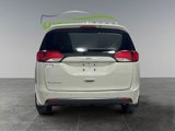 Used 2017 Chrysler Pacifica Touring-L image 4
