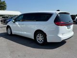 Used 2023 Chrysler Pacifica Touring-L image 5