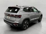 New 2025 Volkswagen Taos SE image 3