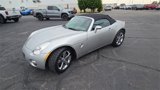 Used 2008 Pontiac Solstice Convertible w/ Preferred Package image 4