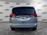 Used 2017 Chrysler Pacifica Touring-L image 4