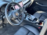 Certified 2024 Porsche Macan image 4