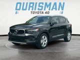 Used 2022 Volvo XC40 T5 Momentum image 2