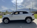 Used 2021 Volkswagen Atlas Cross Sport SE image 2