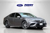 Used 2023 Toyota Camry SE image 2