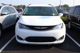 Used 2020 Chrysler Pacifica Touring-L image 2