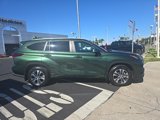 Used 2023 Toyota Highlander XLE image 3