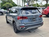 Used 2022 Volkswagen Taos SE w/ Panoramic Sunroof Package image 5