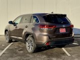Used 2019 Toyota Highlander XLE image 3