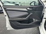 Used 2025 Volkswagen Jetta SE w/ Sunroof Package image 4