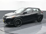 Used 2021 Nissan Kicks SV image 2