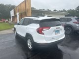 Used 2022 GMC Terrain SLE w/ Driver Convenience Package image 3