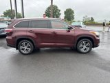 Used 2016 Toyota Highlander XLE image 2