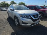 Used 2019 Nissan Rogue SV image 2
