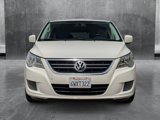Used 2012 Volkswagen Routan SE image 2