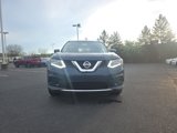 Used 2016 Nissan Rogue SV image 2