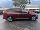 Used 2020 Chrysler Pacifica Touring-L Plus image 4