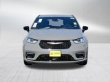New 2025 Chrysler Pacifica Select image 2