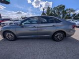 Used 2019 Volkswagen Jetta SE image 2