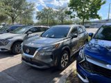 Used 2022 Nissan Rogue SV image 2