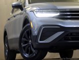 Used 2023 Volkswagen Tiguan SE w/ Panoramic Sunroof Package image 4