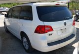 Used 2012 Volkswagen Routan SE image 2