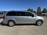 Used 2019 Dodge Grand Caravan SXT image 2