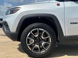 Used 2024 Jeep Compass Trailhawk image 5