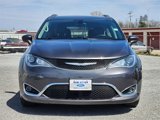 Used 2018 Chrysler Pacifica Touring-L Plus image 2