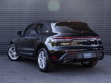 Used 2025 Porsche Macan image 3