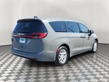 Used 2023 Chrysler Pacifica Touring-L image 6