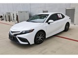 Used 2022 Toyota Camry SE image 3