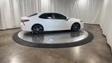Used 2020 Toyota Camry SE image 2