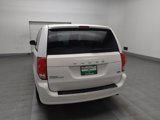 Used 2017 Dodge Grand Caravan SE image 6