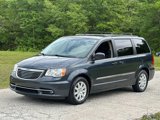 Used 2014 Chrysler Town & Country Touring image 2