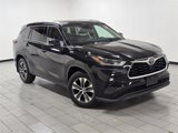 Used 2021 Toyota Highlander XLE image 2