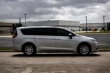 Used 2023 Chrysler Pacifica Touring-L image 4