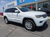 Used 2021 Jeep Grand Cherokee Laredo image 2