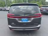Used 2023 Chrysler Pacifica Touring-L image 6