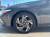New 2025 Hyundai Elantra SEL image 3