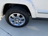 Used 2010 Jeep Commander Limited w/ Trailer Tow Group IV image 5