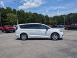 New 2025 Chrysler Pacifica Select image 4