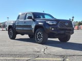 Used 2022 Toyota Tacoma TRD Off-Road image 2