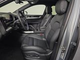 Used 2025 Porsche Cayenne Coupe image 5