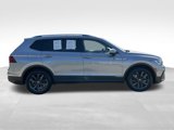 Used 2022 Volkswagen Tiguan SE image 3