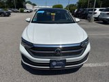 Certified 2024 Volkswagen Jetta SE w/ Panoramic Sunroof Package image 3