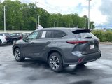 Certified 2025 Toyota Highlander XLE image 3