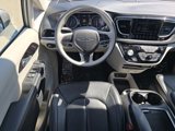 Used 2020 Chrysler Pacifica Limited w/ Advanced Safetytec Group image 3